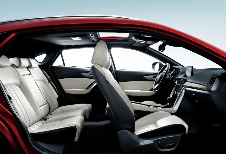  Mazda CX-4 2016 года  (фото 14 из 38)